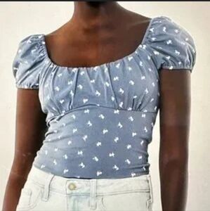 Hollister Puff Sleeve Crop Top